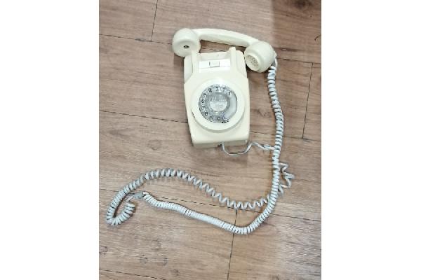 PHONE124
